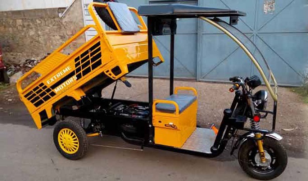 Extreme Motors Yellow E Rickshaw Loader